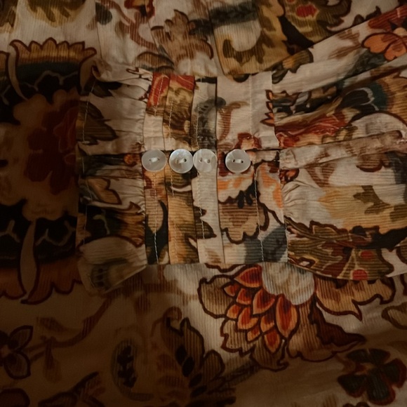 Anthropology Love the label blouse. New - Picture 4 of 5